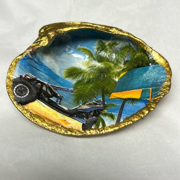 Handmade Decoupage Shell Trinket Dish - Picture 1 of 7